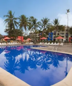 Playas y piscinas Grand Decameron Complex, A Trademark All Inclusive Bucerías Playas y piscinas Grand Decameron Complex, A Trademark All Inclusive Bucerías